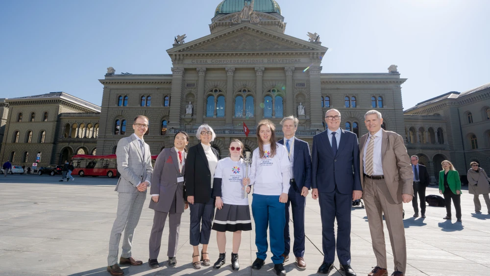 Pictured from left to the right Simon Ammann, President of the Foundation Board of Special Olympics Switzerland, Susan Wang, Ambassador Special Olympics International, Elisabeth Baume Schneider, Federal Councillor, Pearl Luethy and Loic Paroz, Athletes Special Olympics Switzerland, Timothy Shriver, Chairman of Special Olympics Switzerland, Martin Pfister, Federal Councillor and Bruno Barth, President of the World Winter Games Switzerland 2029.